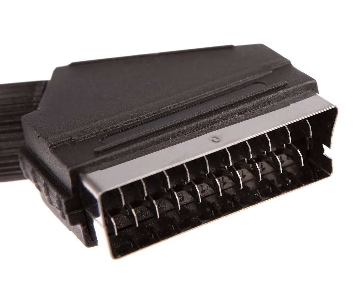 CDL Micro 3 m Scart auf Scart Kabel mit 21 Pins verbunden