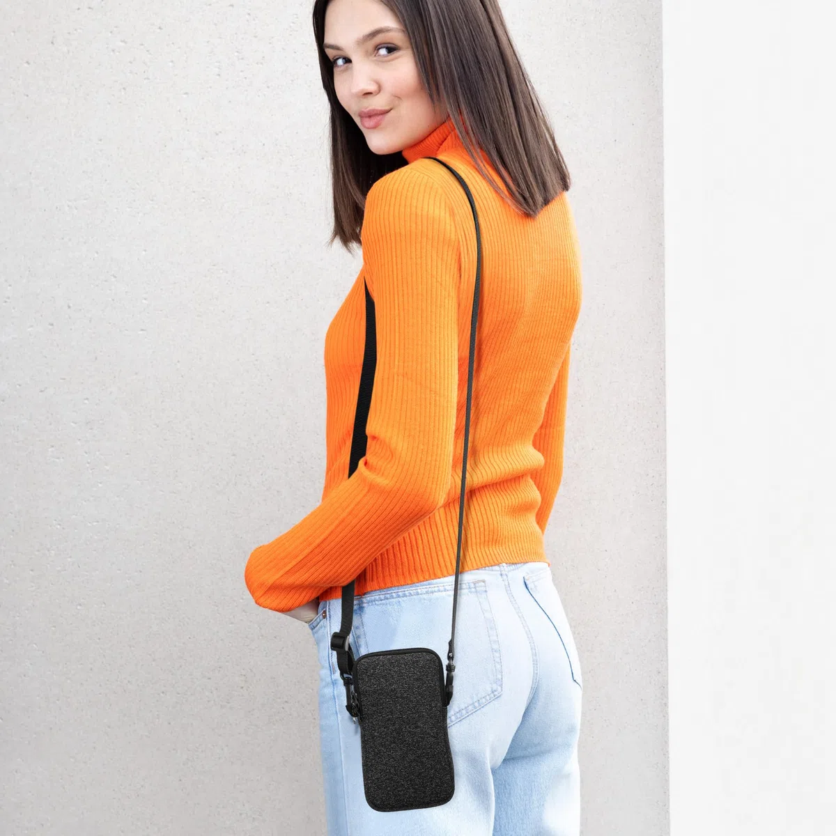 kwmobile Handytasche für Smartphones XL - 6,7/6,8" - Neopren Handy Hülle Anthrazit Weiß mit Kordel - Handy Tasche mit Handykette 17,2 x 8,4 cm Innenmaße