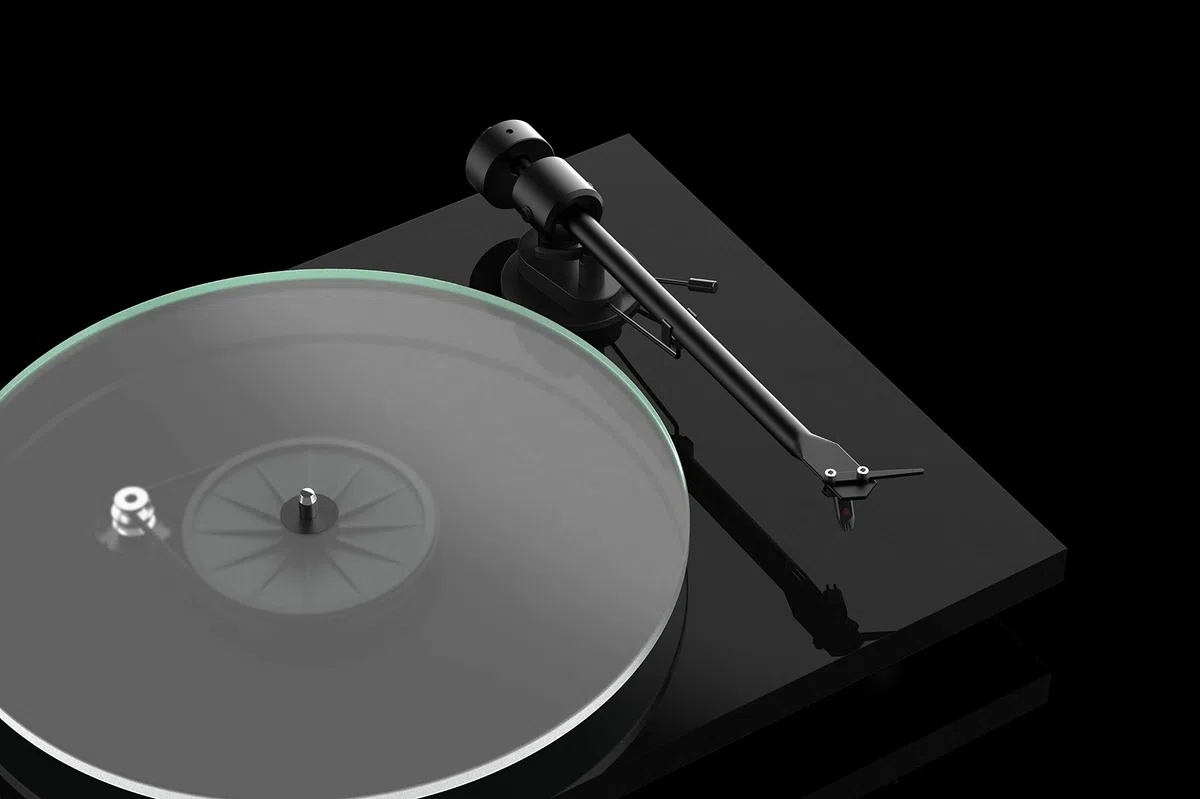 Pro-Ject Audio Systems Pro-Ject T1 BT Plattenspieler mit Phono-Vorverstärker und kabellosem Audio-Streaming, Schwarz