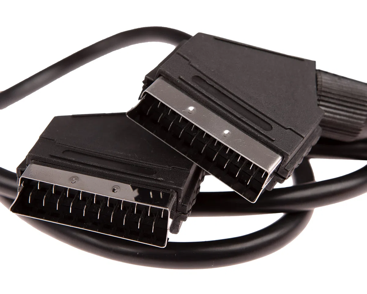 CDL Micro 3 m Scart auf Scart Kabel mit 21 Pins verbunden