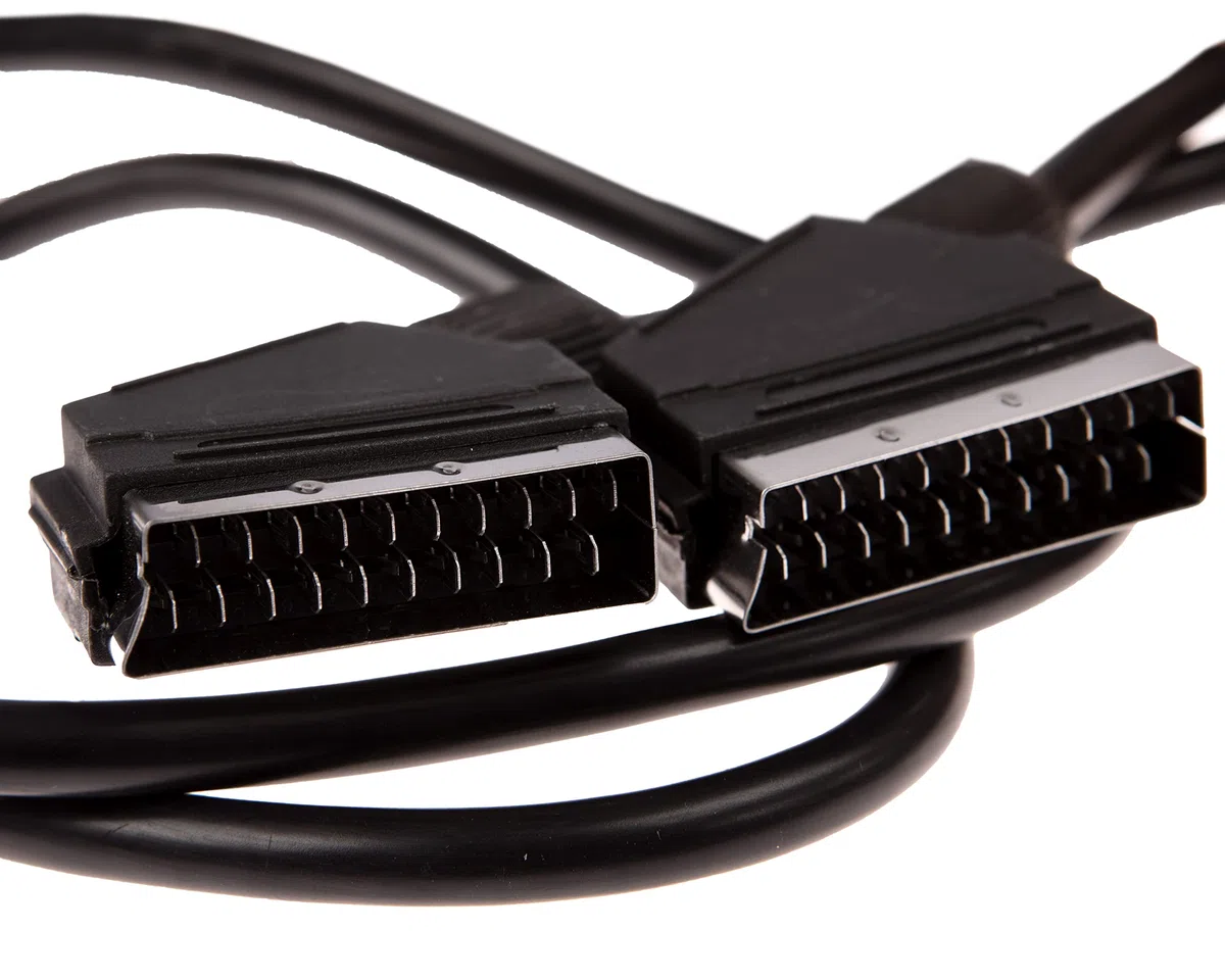 CDL Micro 3 m Scart auf Scart Kabel mit 21 Pins verbunden