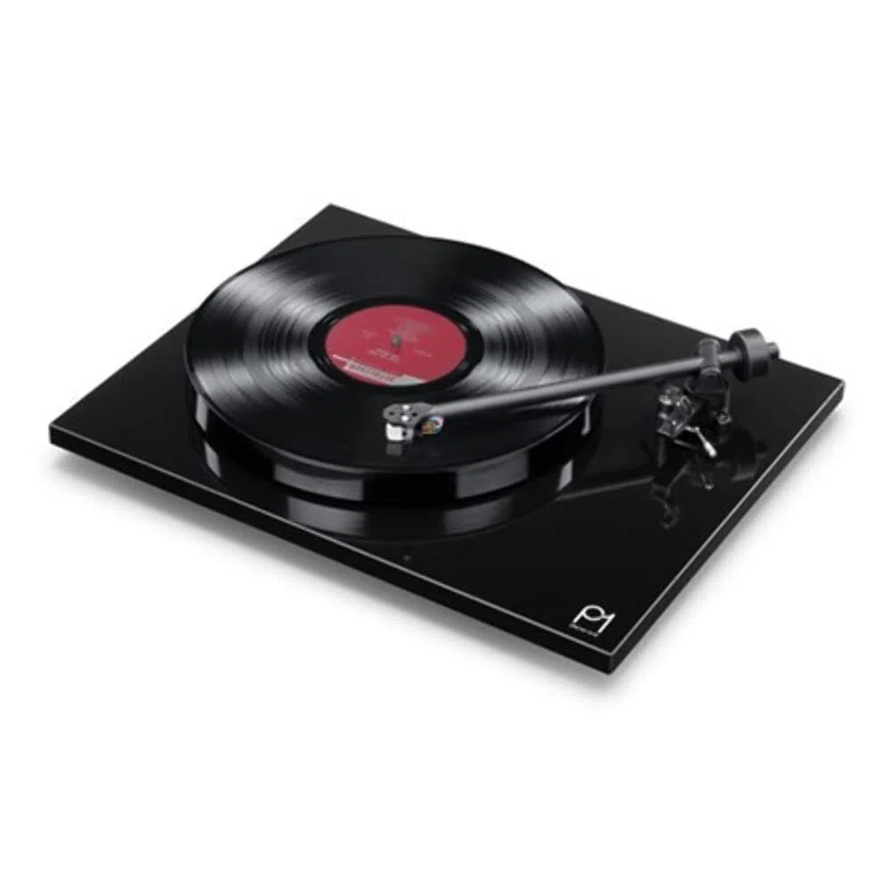 Rega Planar 1 Plus Plattenspieler Mattschwarzes Finish mit Rega-Carbon-Kartusche und eingebauter Phonostufe/eingebautem Phonovorverstärker. Version von 2021.